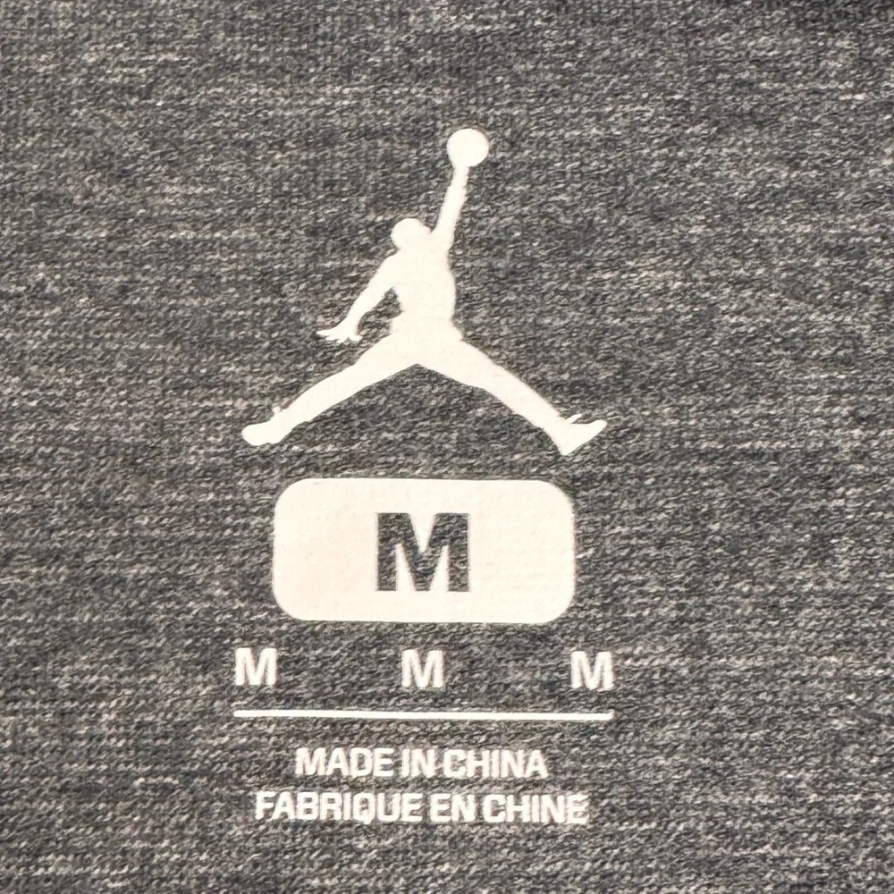 Jordan Mens Long Sleeve Crew‎ Neck Drop Tail Shirt Charcoal Gray Medium